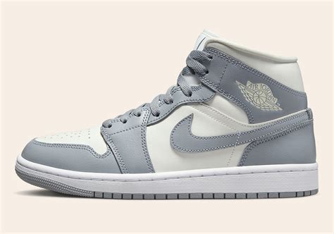 nike air jordan 1 mid sneakers lichtgrijs|Nike jordan 1 mid.